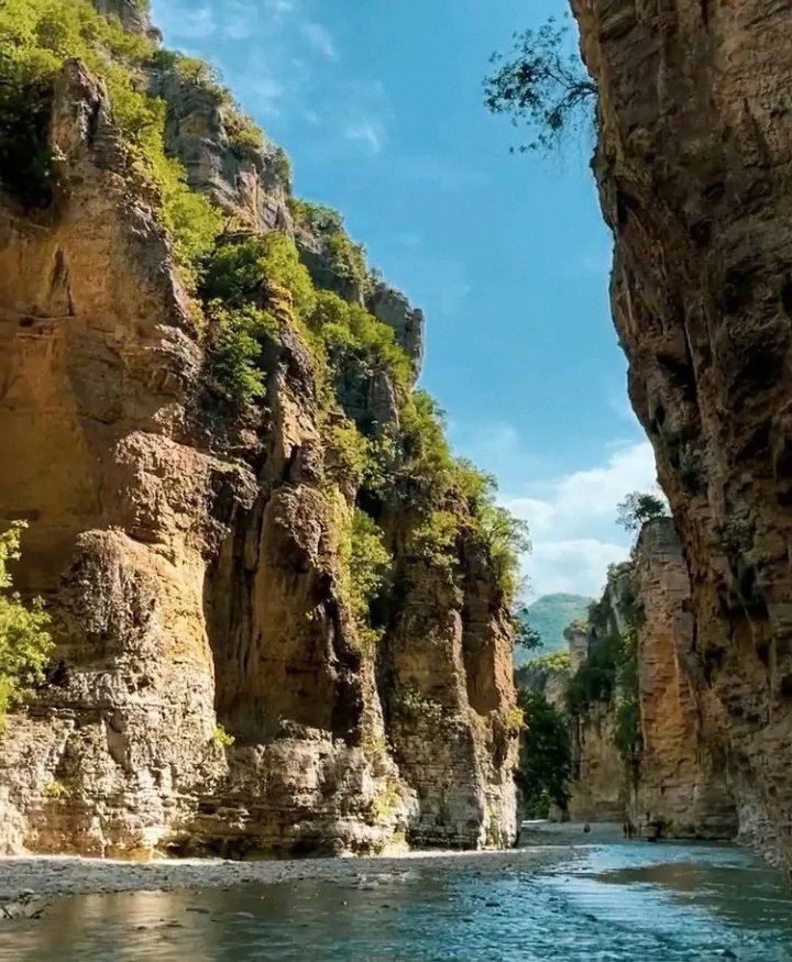 Rafting in Osumi Canyon Albania